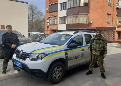 В Змієві поліцейські виявили чоловіка, який мав при собі холодну зброю