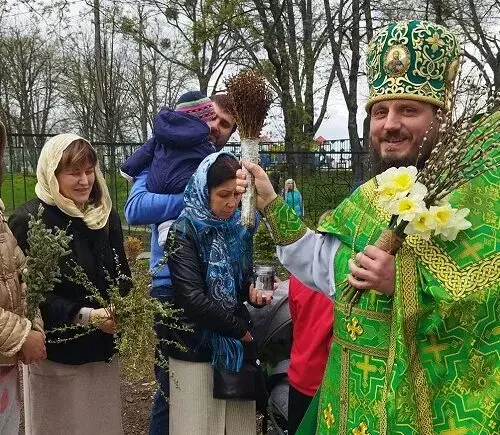 Вербна неділя: в Змієві пройшли святкові заходи в храмах