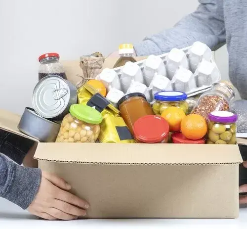 Змиевский городской совет проводит регистрацию на получение продуктового набора