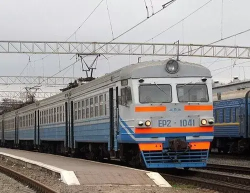 Приміські поїзди за маршрутом “Харків-Зміїв” курсуватимуть до станції Геніївка