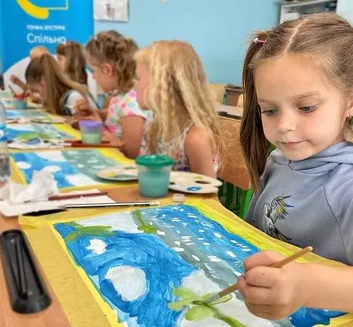 У Змієві проводять курси з арт-терапії для дітей «Малювання»