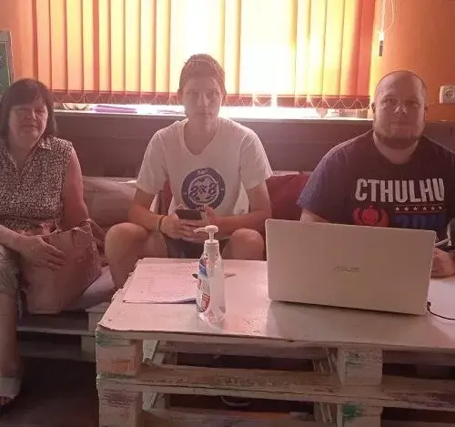 В Слобожанском волонтеры помогают зарегистрироваться в чат-боте «Пакет каждому гражданину»