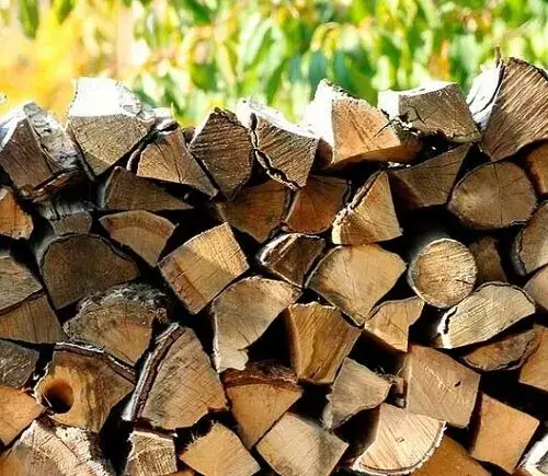Опалювальний сезон у Зміївській громаді: попит на дрова збільшився майже вдвічі