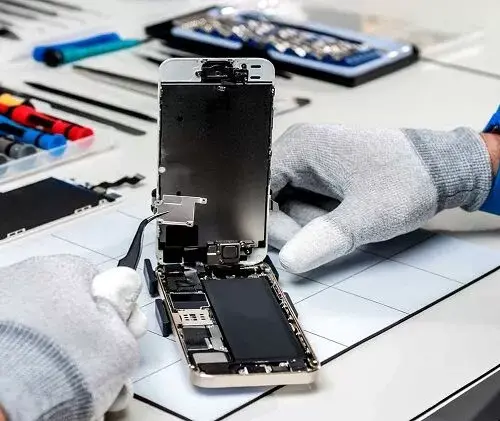 Де у Дніпрі відремонтувати мобільний телефон: сайт AppleLab до ваших послуг