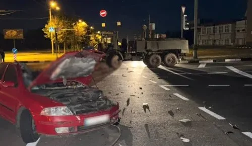 В Харькове погибли три человека в ДТП: легковушка врезалась в цистерну
