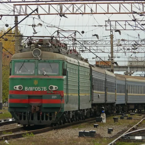 Поезда из Харькова и в город курсируют с задержками: какие рейсы опаздывают