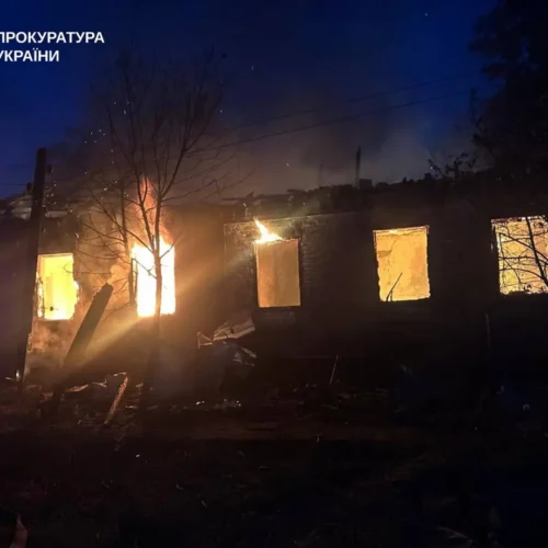 Російський безпілотник вдарив по Лозовій: шестеро постраждалих, 10-річна дівчинка бореться за життя