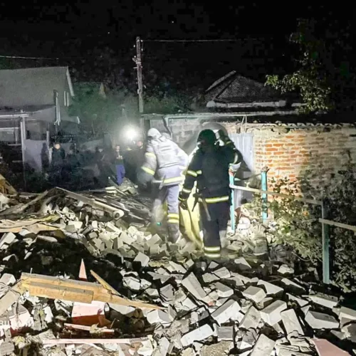 Обстріл Балаклії: 74-річний чоловік та 71-річна жінка загинули під завалами