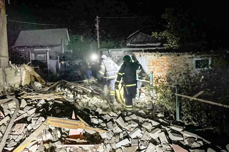 Обстріл Балаклії: 74-річний чоловік та 71-річна жінка загинули під завалами