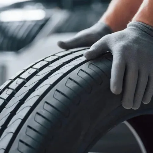 Continental vs. Goodyear: летние шины R16 для комфорта за рулем