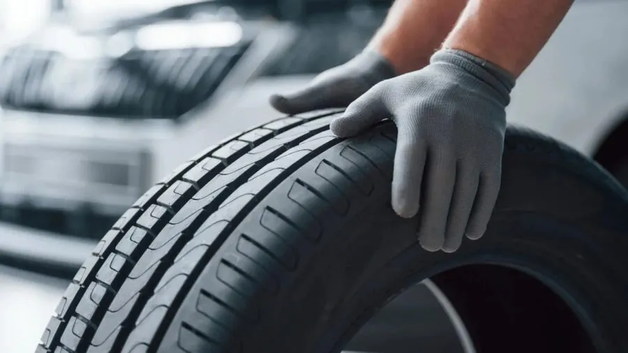 Continental vs. Goodyear: летние шины R16 для комфорта за рулем