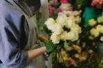 Как оформить букет из роз в домашних условиях: простые идеи и советы флористов